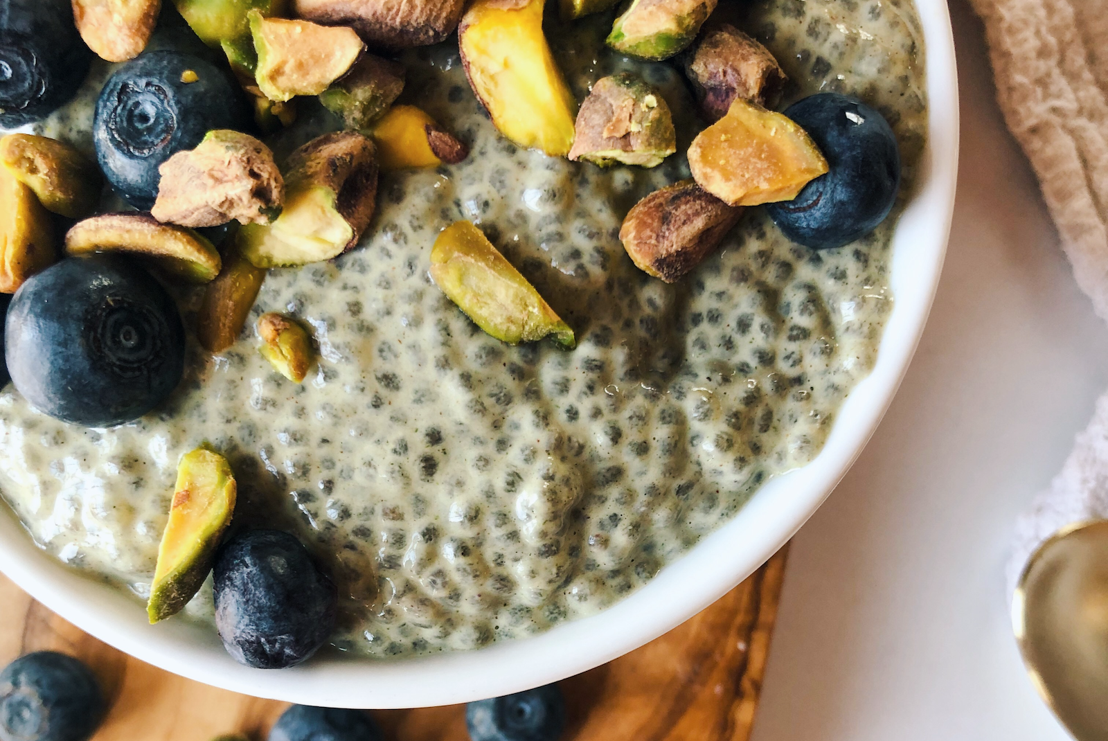 Plant Based Pistachio Chia Pudding | rawguru.com