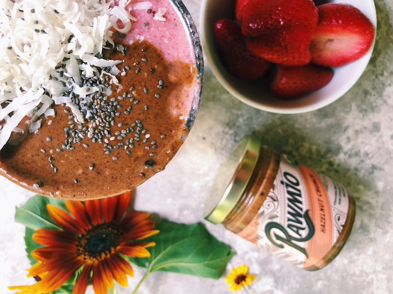 This Strawberries and Cream Shake is Packed Full of Healthy Fats | rawguru.com